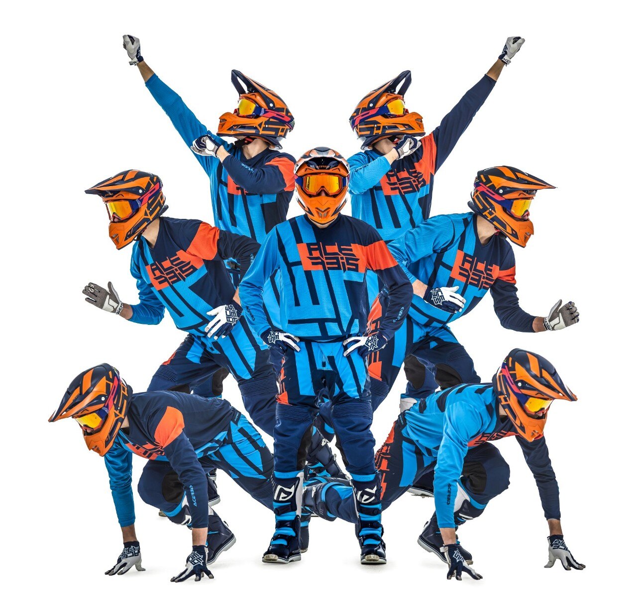 Acerbis - CASCO: Acerbis Profile 4, 129,95 euro - MAGLIA: Acerbis Flag MX Limited Edition, 44,95 euro PANTALONI: Acerbis Flag MX Limited Edition, 134,95 euro - GUANTI: MX X-P, 34,95 euro OCCHIALI: ProGrip 3200 FL, 89,95 euro - STIVALI: X-Pro V, 199,95 euro