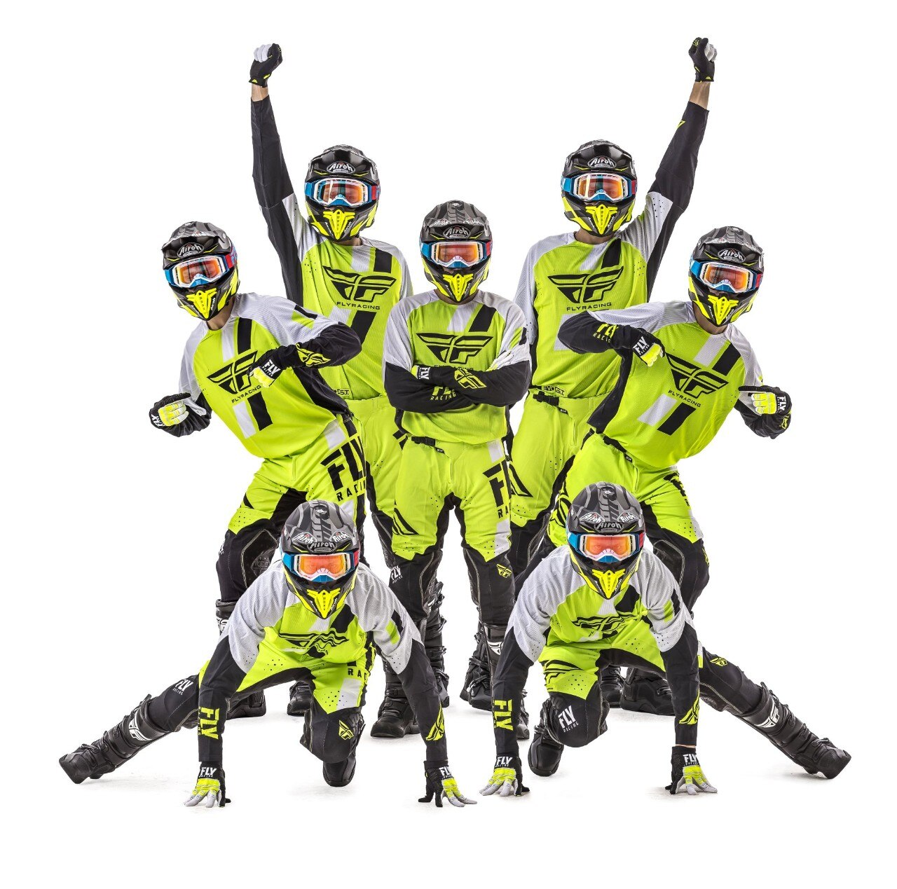 Fly Racing - CASCO: Airoh Twist, 219,00 euro - MAGLIA: Fly Racing Evolution Dst, 61,00 euro PANTALONI: Fly Racing Evolution Dst, 214,00 euro - GUANTI: Fly Racing Evolution Dst, 39,70 euro OCCHIALI: Fly Racing Zone Pro, 59,00 euro - STIVALI: Fly Racing FR5, 279,00 euro
