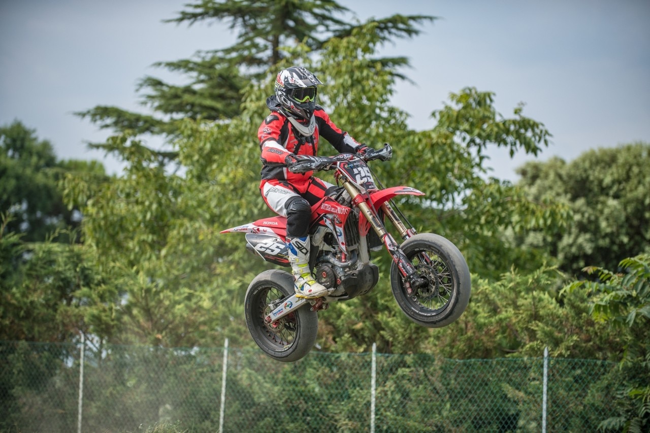 Interregionale Supermoto Nord Italia rovente a Pomposa