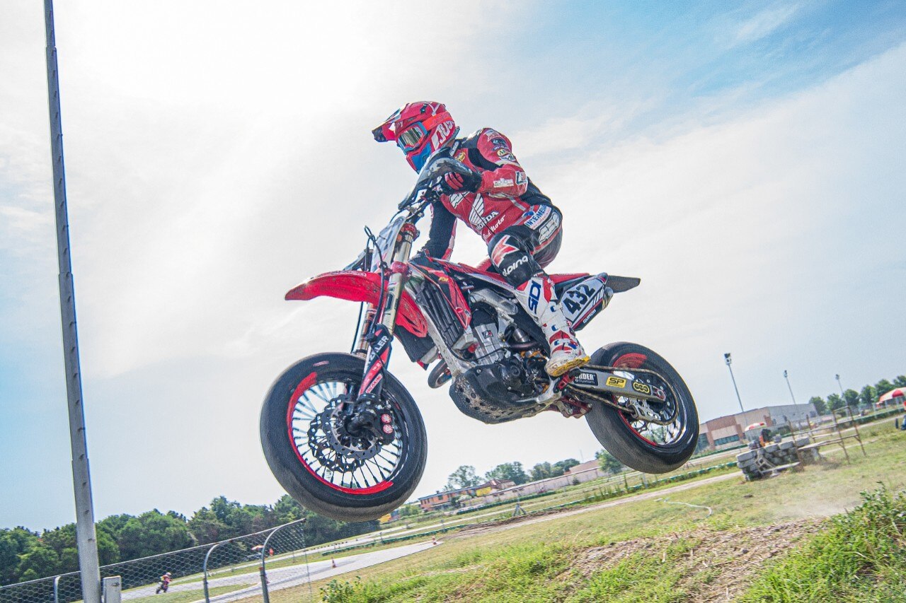 Interregionale Supermoto Nord Italia rovente a Pomposa