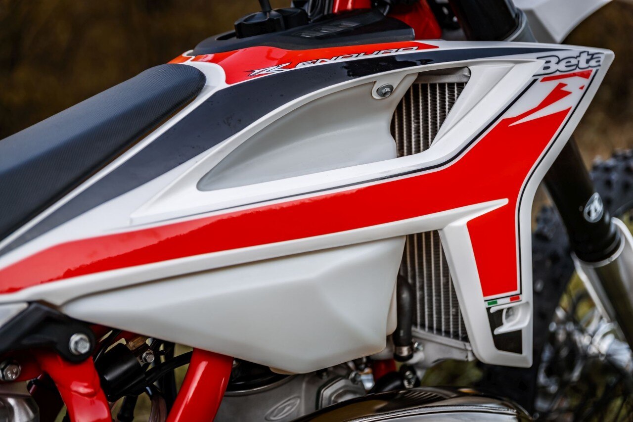 La comparativa Enduro 300 2T 2020