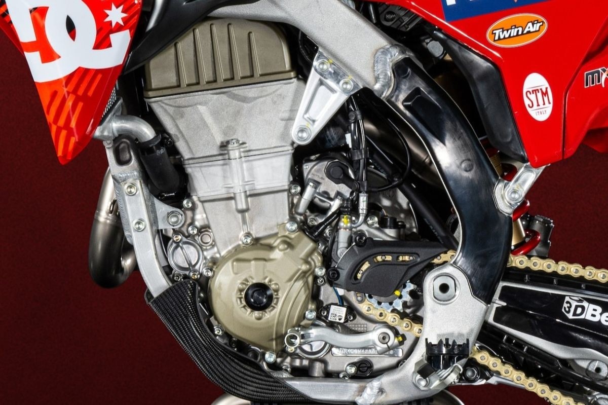 Ducati Desmo450 MX Factory 2025