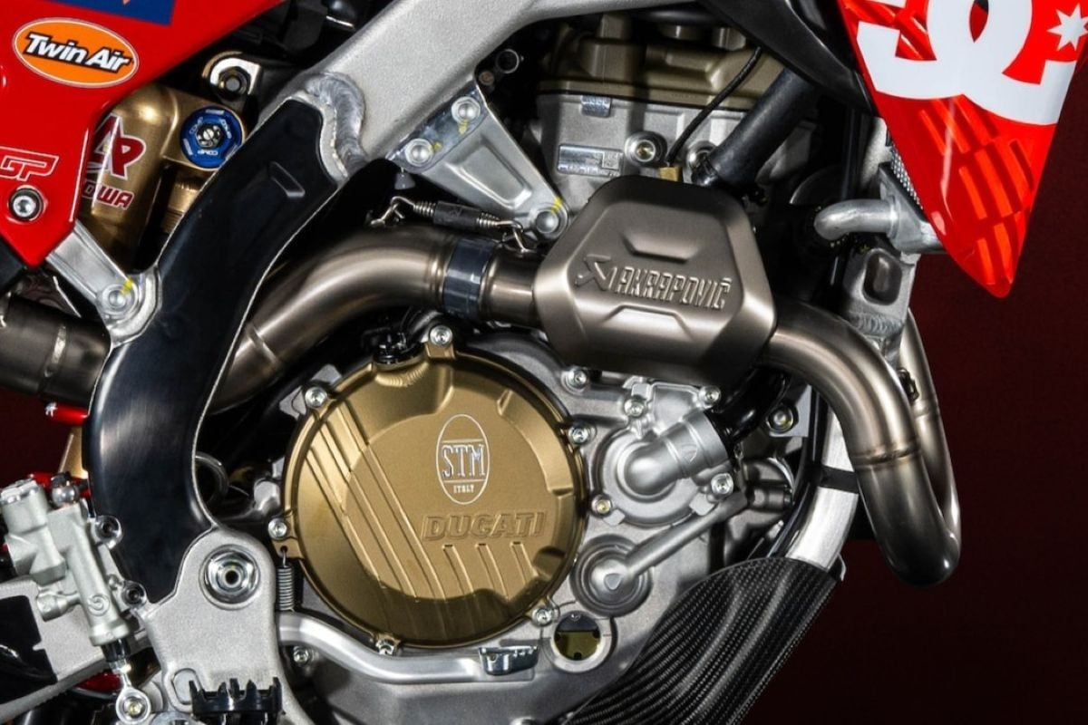Ducati Desmo450 MX Factory 2025
