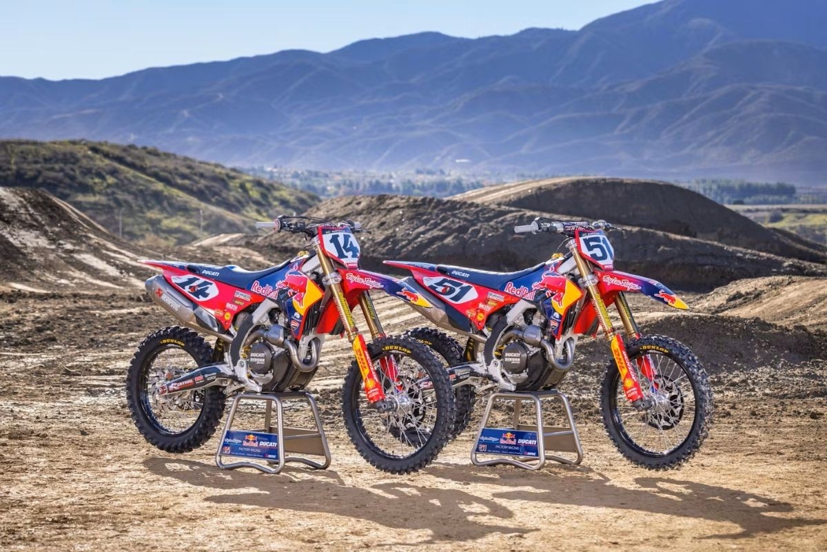 Troy Lee Designs Red Bull Ducati Factory Racing Ducati 450 DesmoMX
