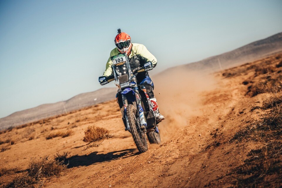 L’Africa Eco Race parte nel segno di Botturi