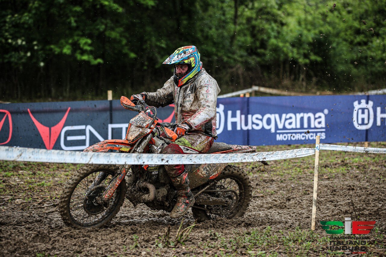Italiano Enduro Major, Rota s’impone nella fangosa Fanna