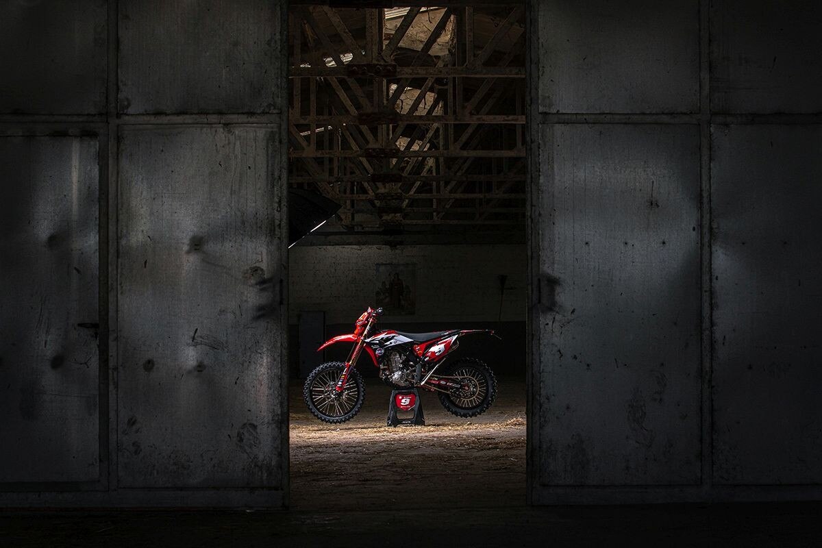 <div class='descrGalleryTitle'>CRF450RX S2 Motorsport </div>