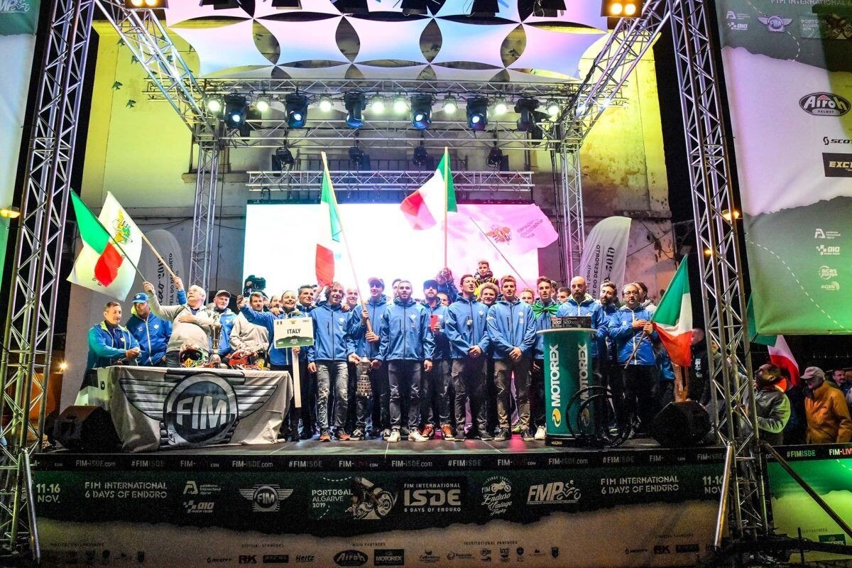 <div class='descrGalleryTitle'>Team Italia</div><div class='descrGalleryText'><p>Presentazione del Team Italia durante la Six Days 2019 a Portimao </p>
</div>