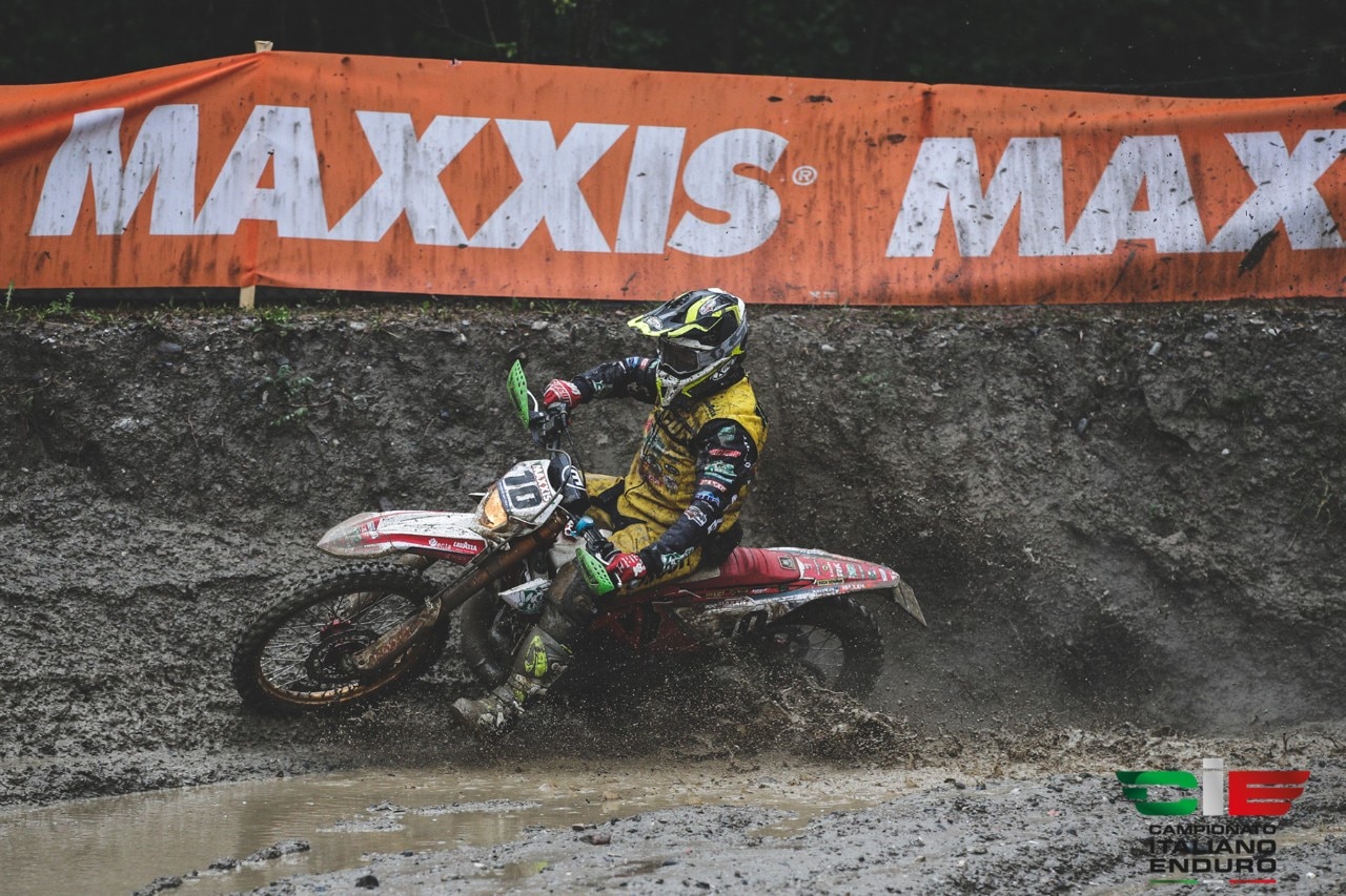 Brad Freeman domina sul fango di Darfo Boario Terme