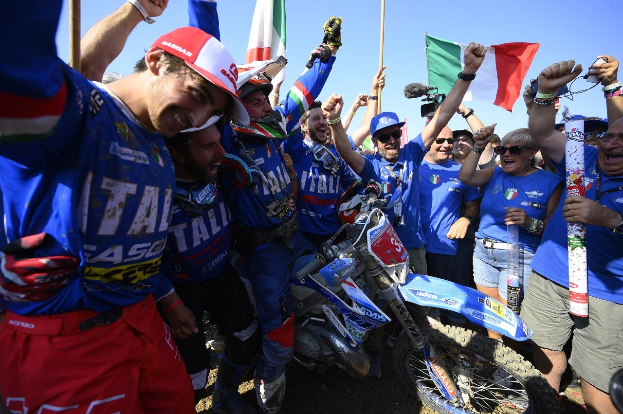 Sei Giorni Enduro - Day 6. L'Italia è oro nel Trofeo e nel Trofeo Junior! - VIDEO
