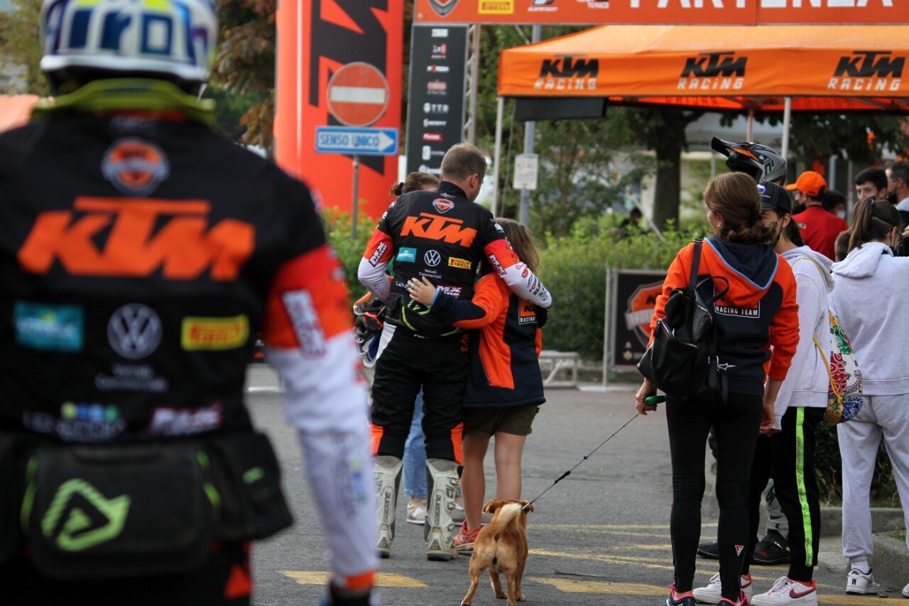 Il Trofeo Enduro KTM colpito da una bomba... d'acqua!