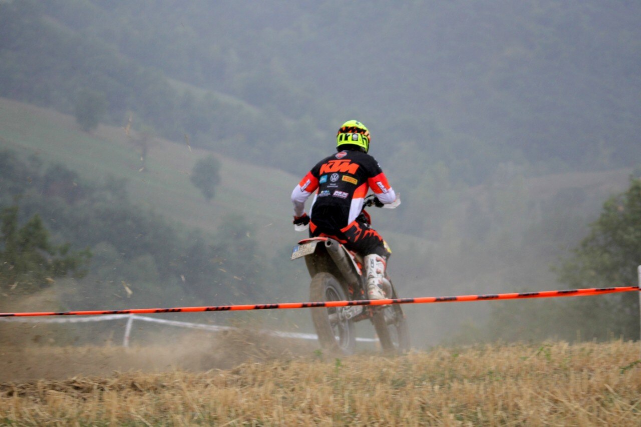 Il Trofeo Enduro KTM colpito da una bomba... d'acqua!