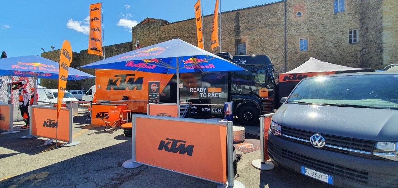 Il Trofeo Enduro KTM 2022 inizia con numeri record