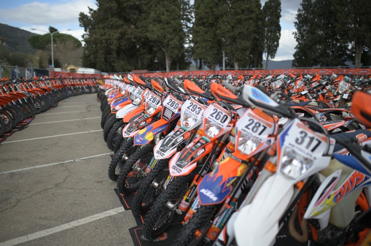Il Trofeo Enduro KTM 2022 inizia con numeri record