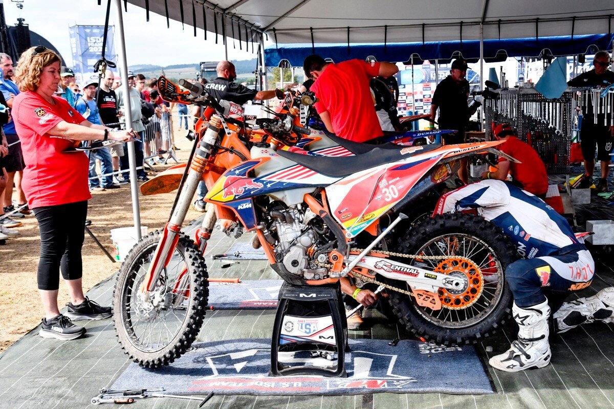 ISDE 2022, Day 1: Italia seconda nel Trofeo e in testa tra gli Junior - VIDEO e GALLERY