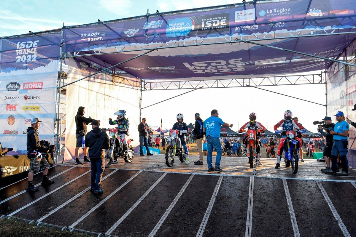 ISDE 2022 Day 2: Italia seconda nel Trofeo e ancora prima nel Trofeo Junior - VIDEO e GALLERY