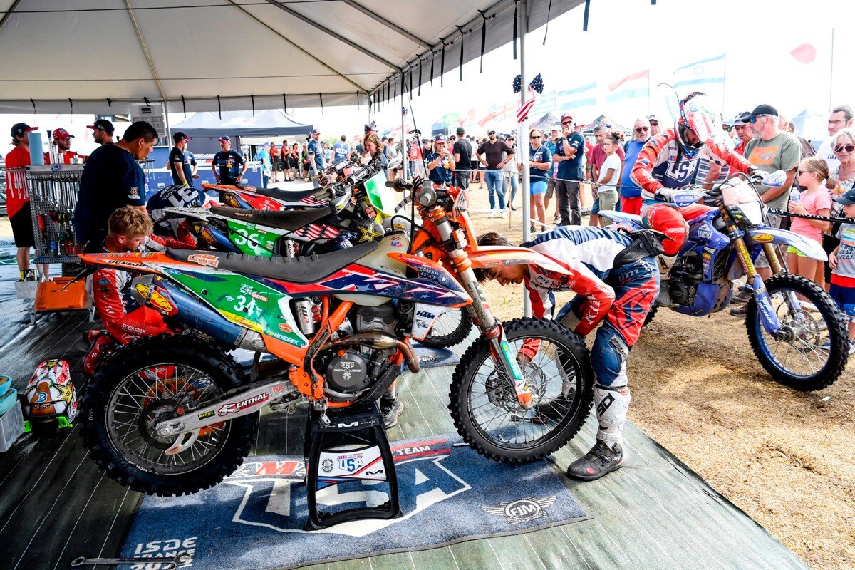 ISDE 2022 Day 2: Italia seconda nel Trofeo e ancora prima nel Trofeo Junior - VIDEO e GALLERY