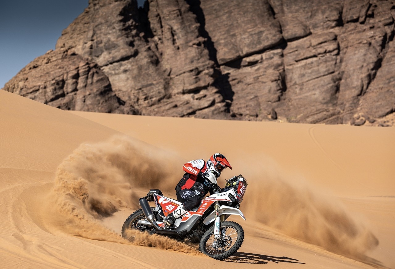 Cesare Zacchetti conclude la Dakar 2024 con la KOVE 450 Rally