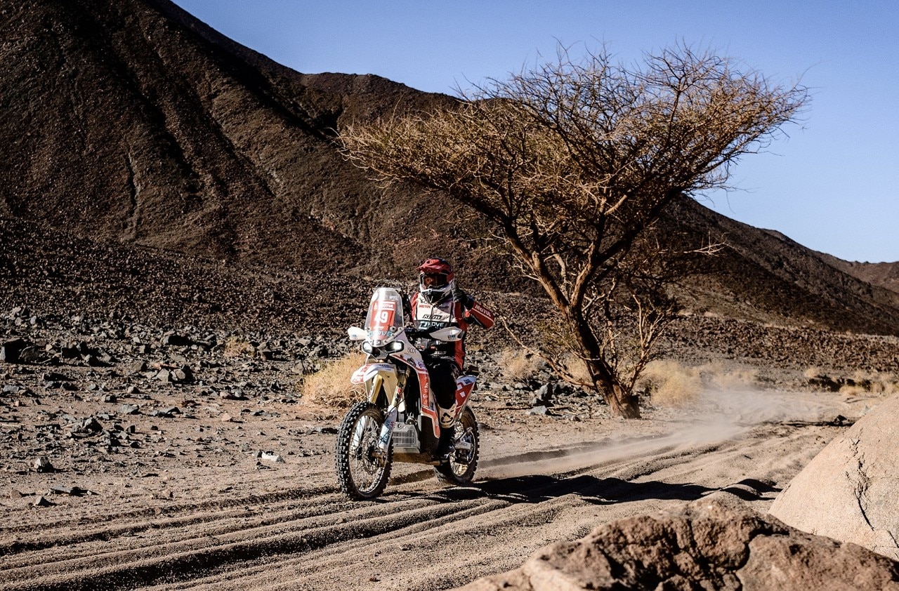 Cesare Zacchetti conclude la Dakar 2024 con la KOVE 450 Rally