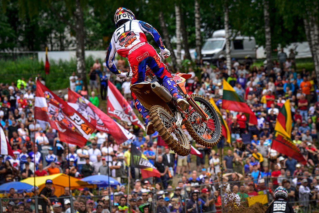 Mondiale MXGP 2019, Gajser vince anche in Lettonia. Cairoli ed Herlings KO