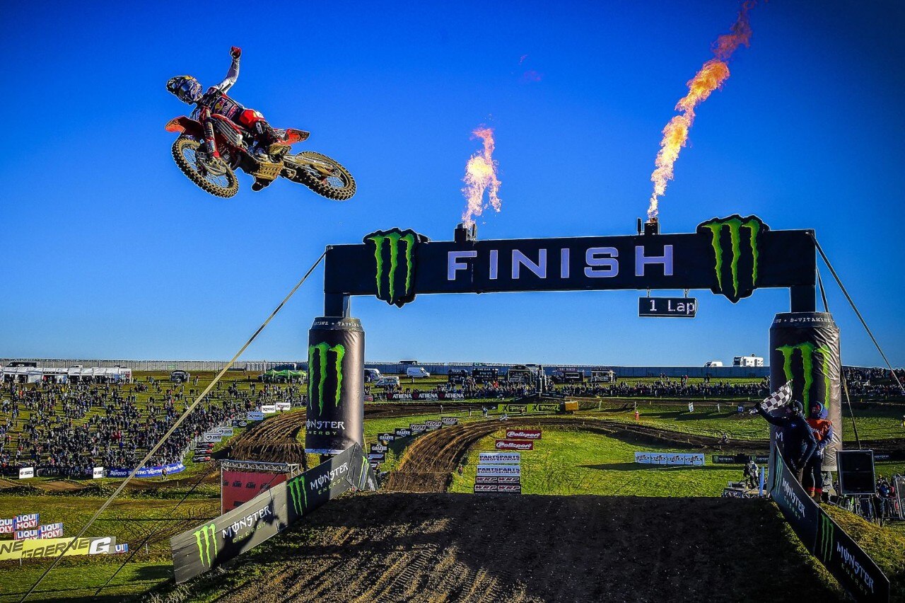 Mondiale MXGP 2022 - Gajser e Längenfelder si aggiudicano il GP di Gran Bretagna - VIDEO