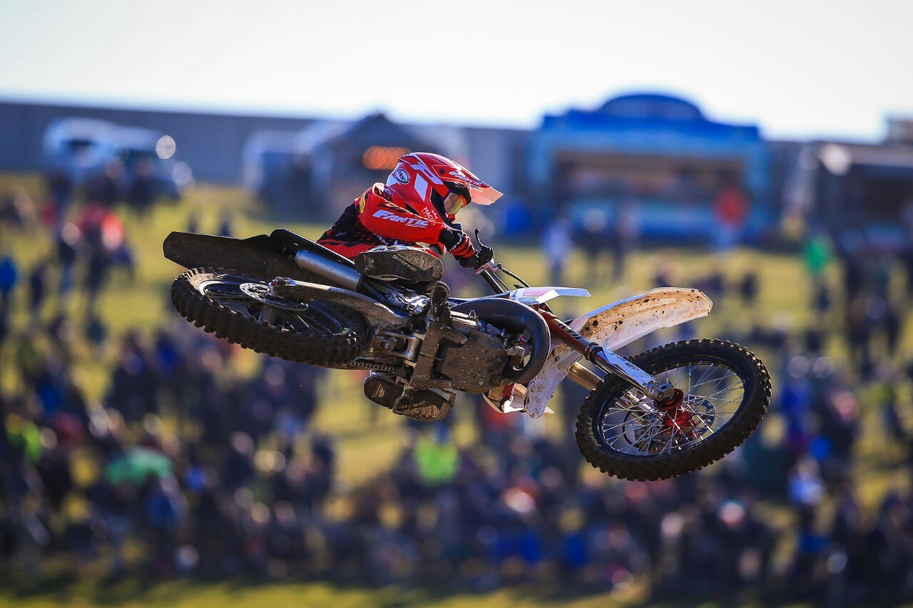 EMX125: fantastica doppietta per il Fantic Factory Team Maddii a Matterley Basin - VIDEO