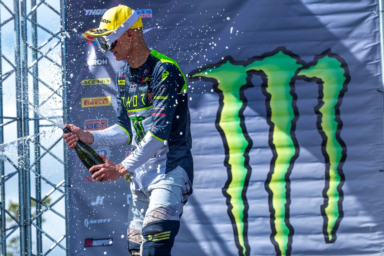 Triumph sul podio all'esordio nel Campionato del Mondo MX2