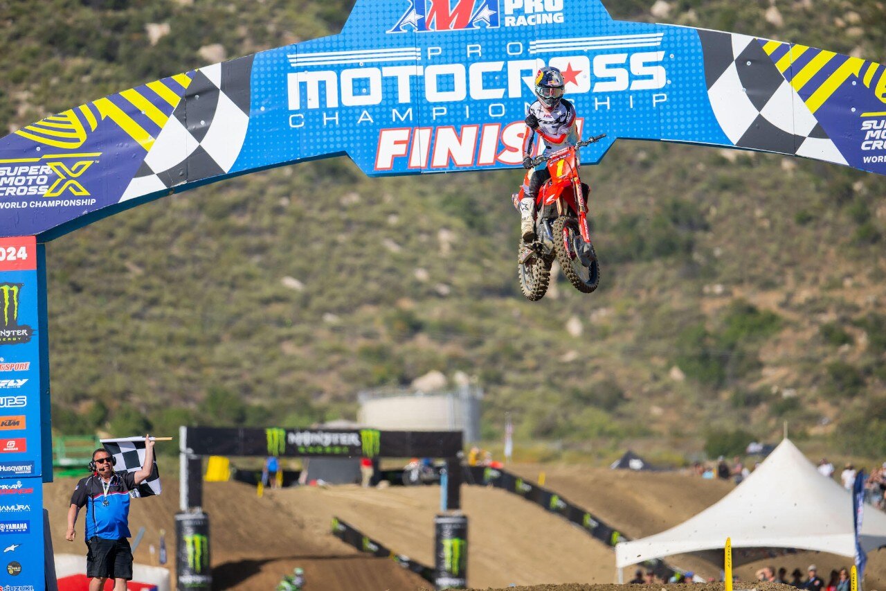 AMA Pro Motocross 2024: Doppiette per J. Lawrence e Haiden Deegan nella prima prova - VIDEO