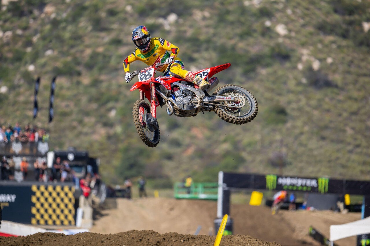 AMA Pro Motocross 2024: Doppiette per J. Lawrence e Haiden Deegan nella prima prova - VIDEO