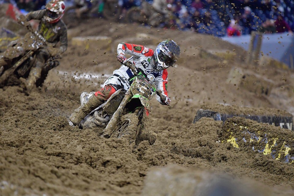 AMA Supercross, il fango brucia…