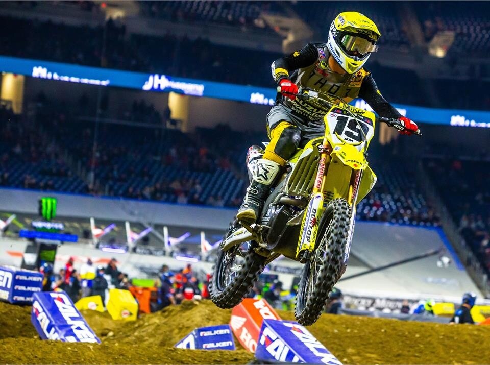 AMA SX: guarda un po', una Suzuki davanti a tutti…