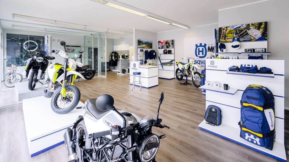 Nuova concessionaria Husqvarna Corti Motorsport