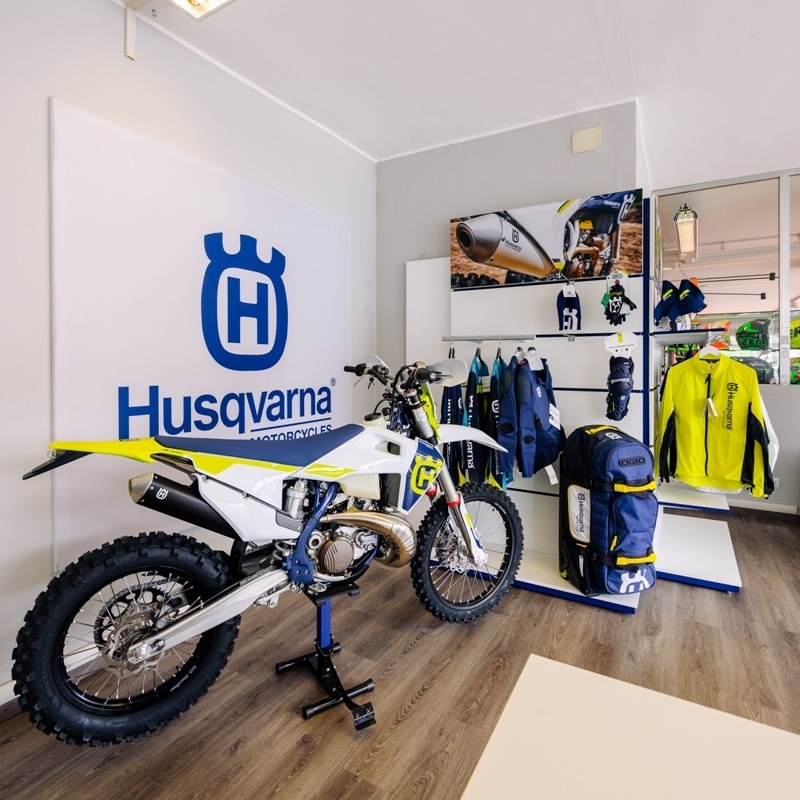 Nuova concessionaria Husqvarna Corti Motorsport