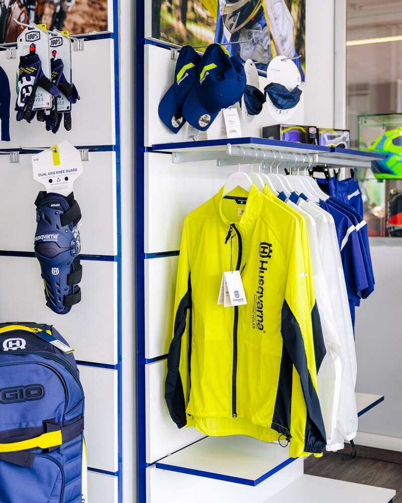 Nuova concessionaria Husqvarna Corti Motorsport