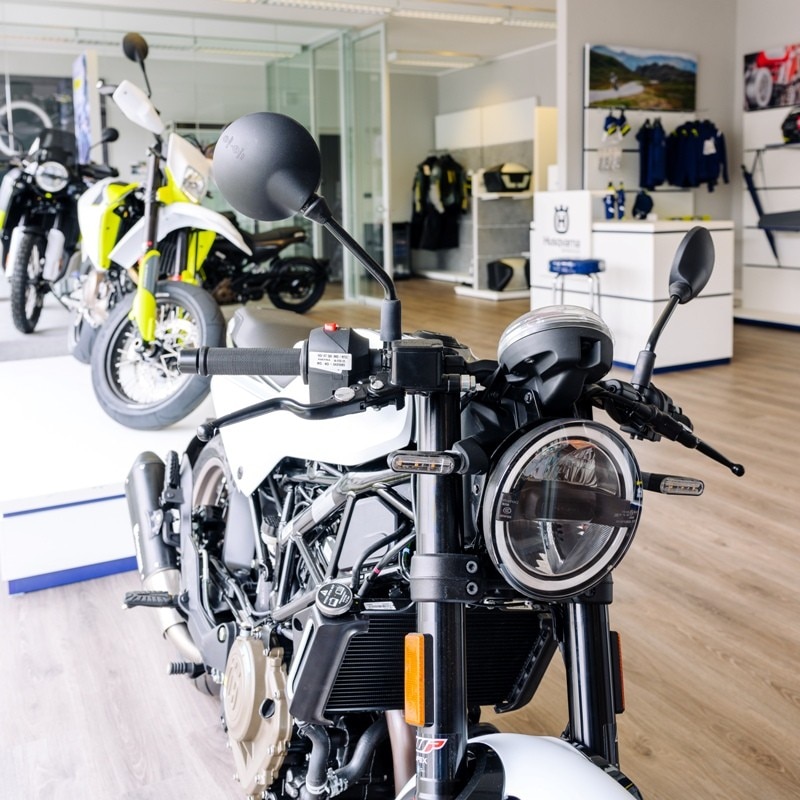 Nuova concessionaria Husqvarna Corti Motorsport