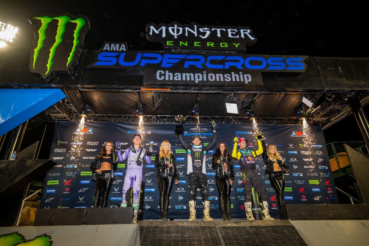 AMA Supercross 2022, ad Anaheim 2 prima vittoria di Tomac con la Yamaha - VIDEO