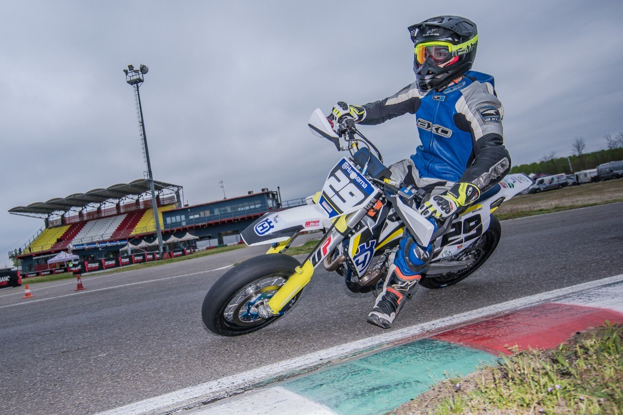 Campionato Regionale Supermoto Nord Italia, sliding in the rain a Ottobiano