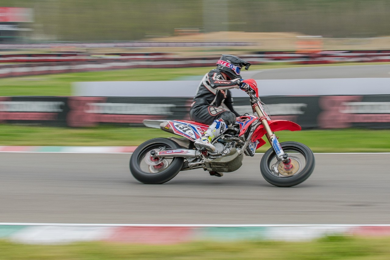 Campionato Regionale Supermoto Nord Italia, sliding in the rain a Ottobiano