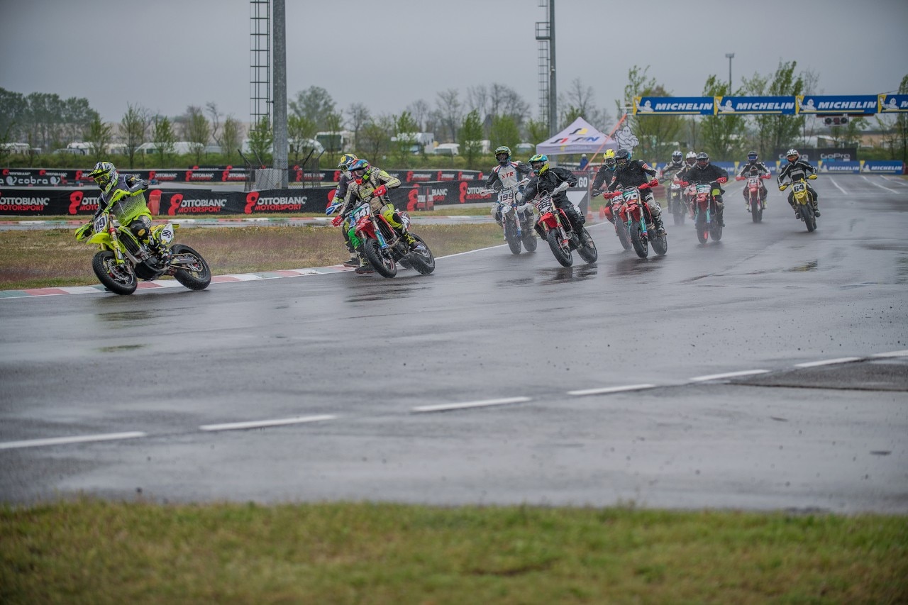 Campionato Regionale Supermoto Nord Italia, sliding in the rain a Ottobiano
