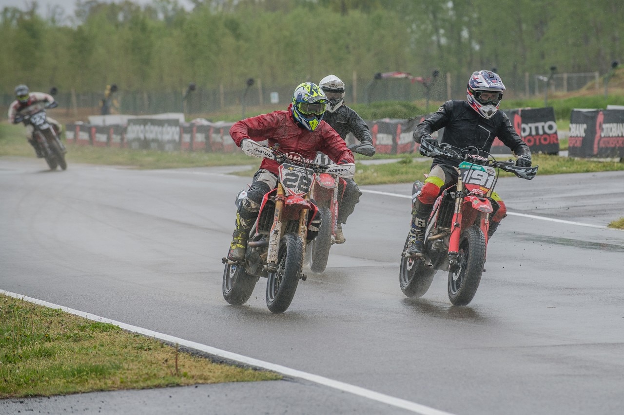 Campionato Regionale Supermoto Nord Italia, sliding in the rain a Ottobiano