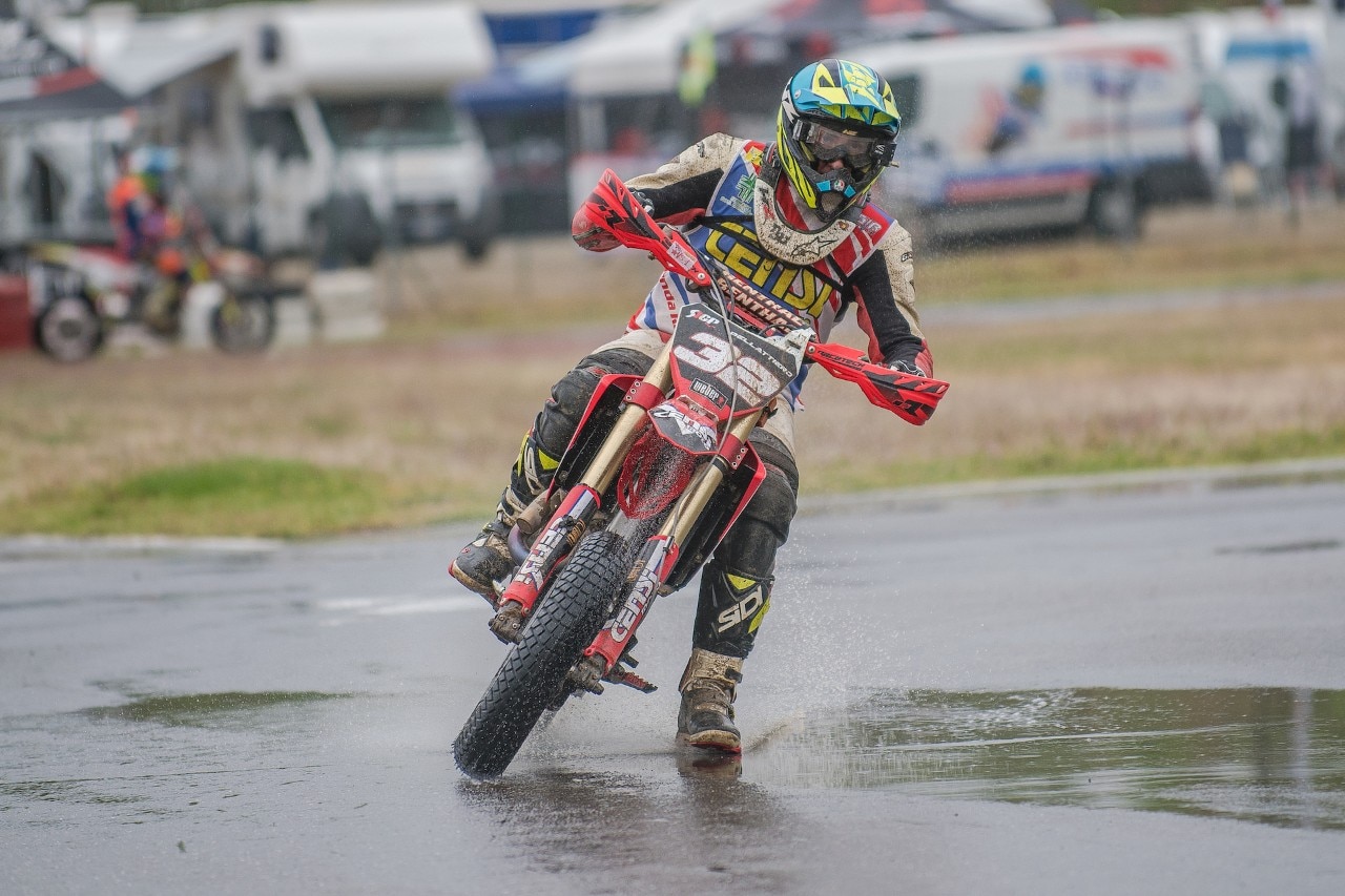 Campionato Regionale Supermoto Nord Italia, sliding in the rain a Ottobiano
