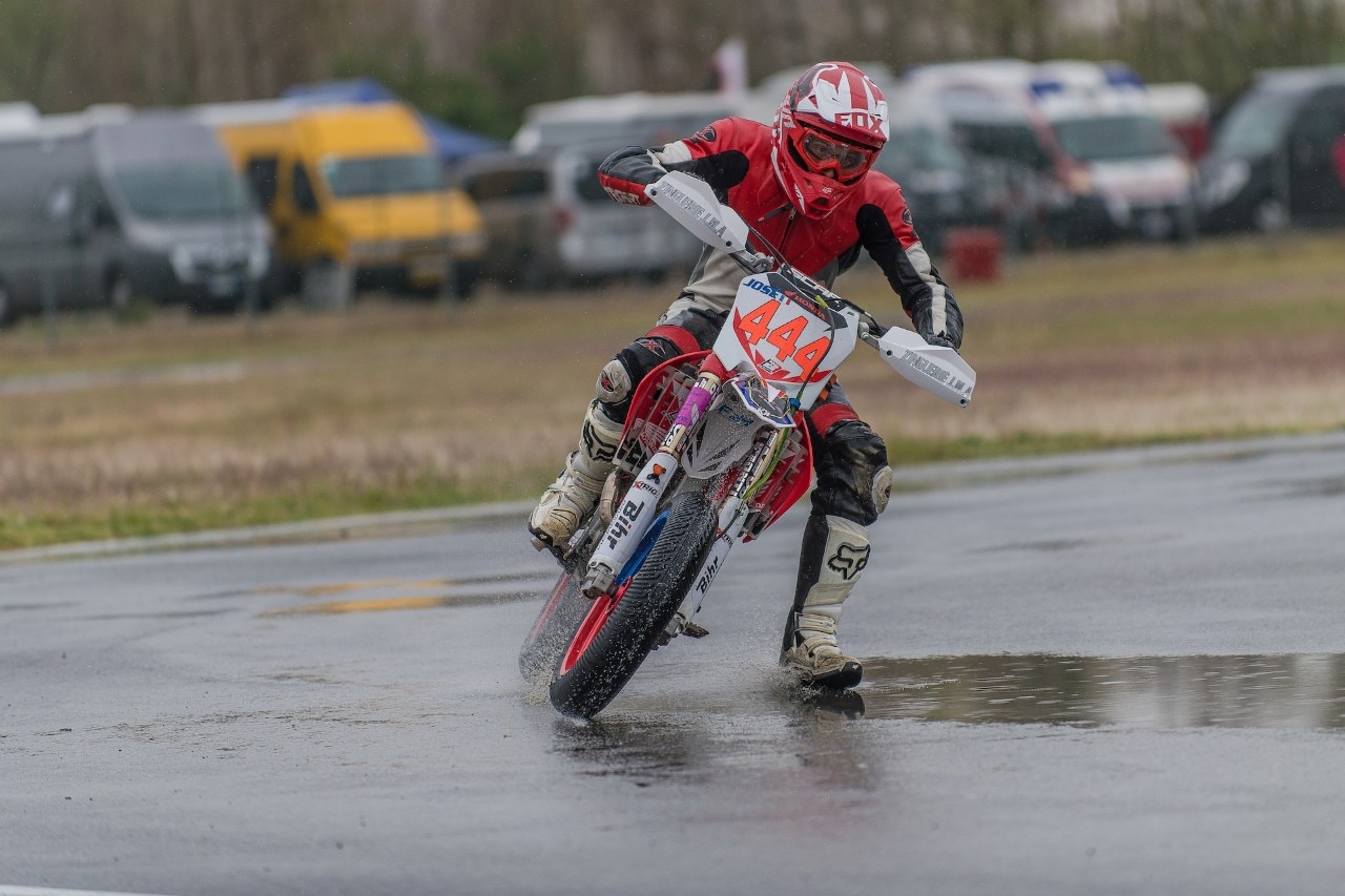 Campionato Regionale Supermoto Nord Italia, sliding in the rain a Ottobiano
