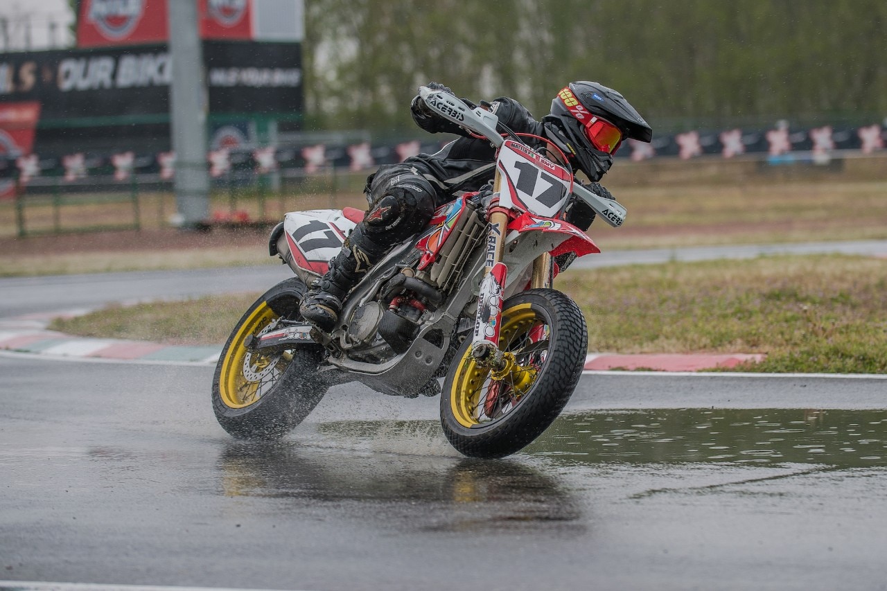 Campionato Regionale Supermoto Nord Italia, sliding in the rain a Ottobiano