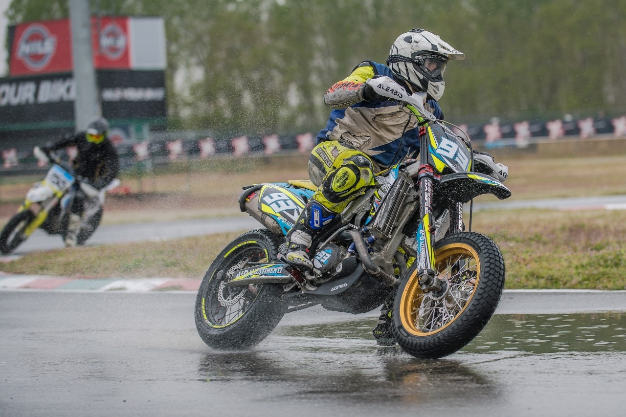 Campionato Regionale Supermoto Nord Italia, sliding in the rain a Ottobiano