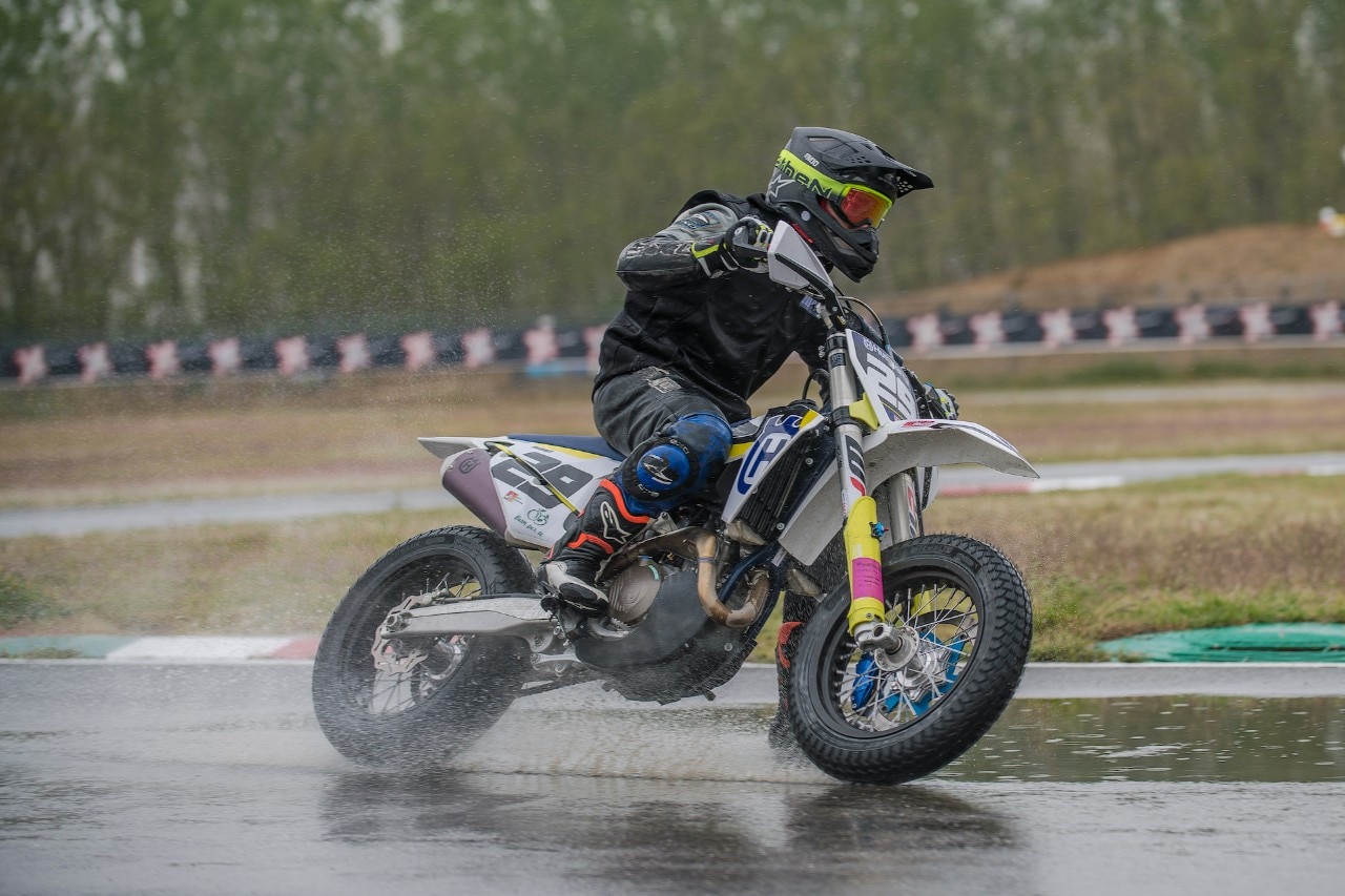 Campionato Regionale Supermoto Nord Italia, sliding in the rain a Ottobiano