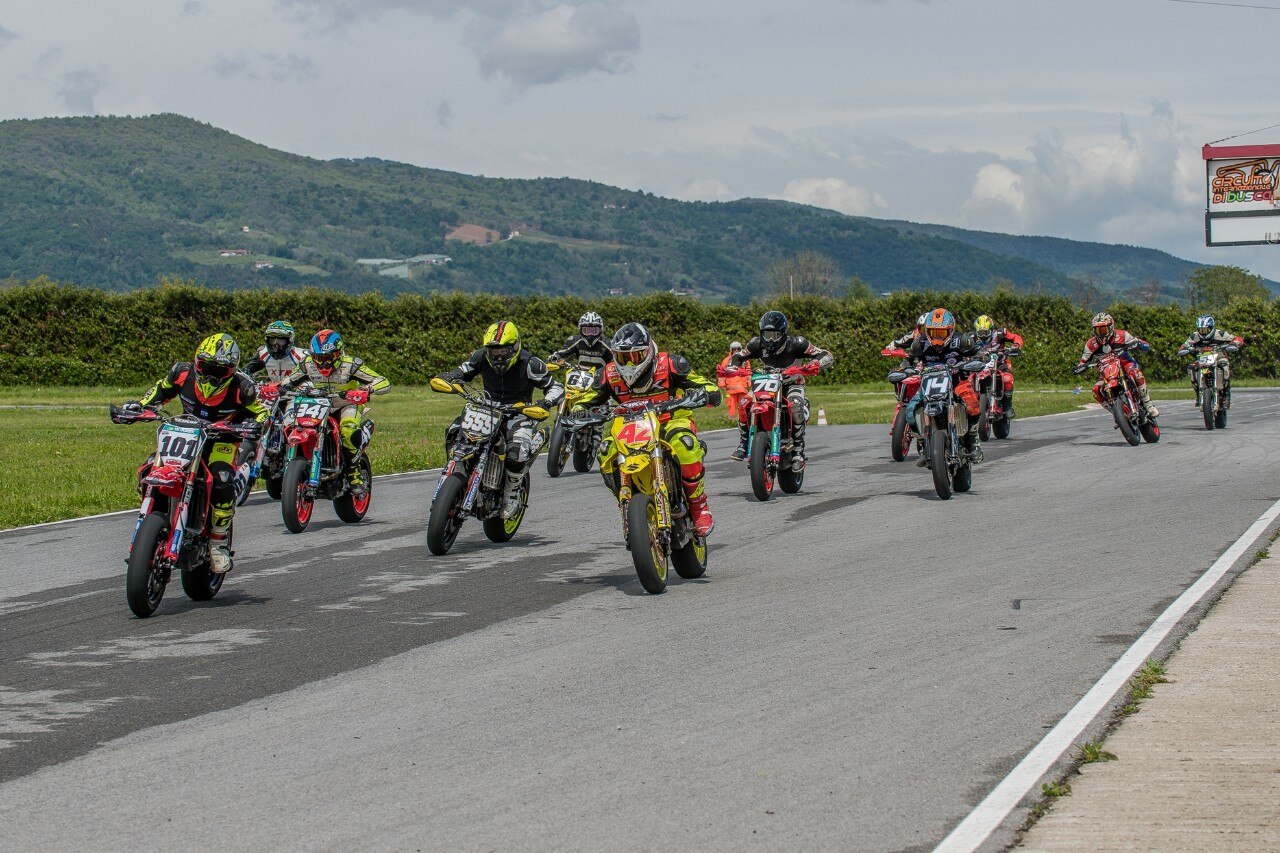 La neve non ferma l’Interregionale Supermoto 2019 a Busca