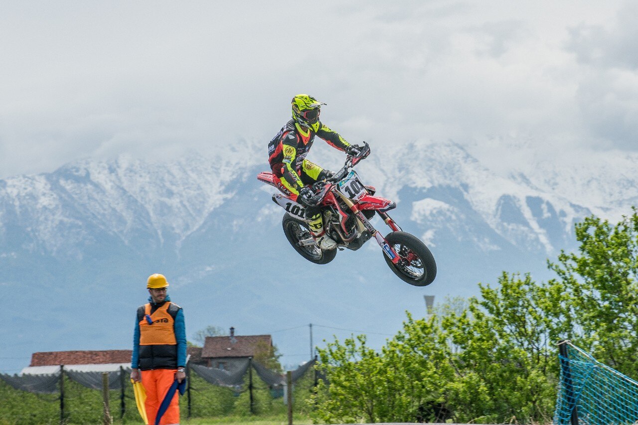 La neve non ferma l’Interregionale Supermoto 2019 a Busca