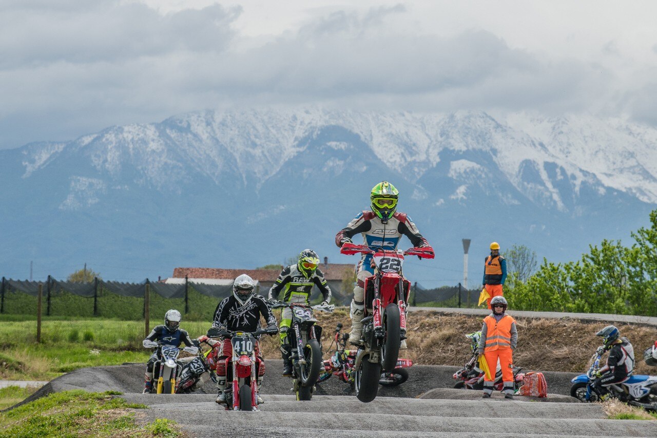 La neve non ferma l’Interregionale Supermoto 2019 a Busca