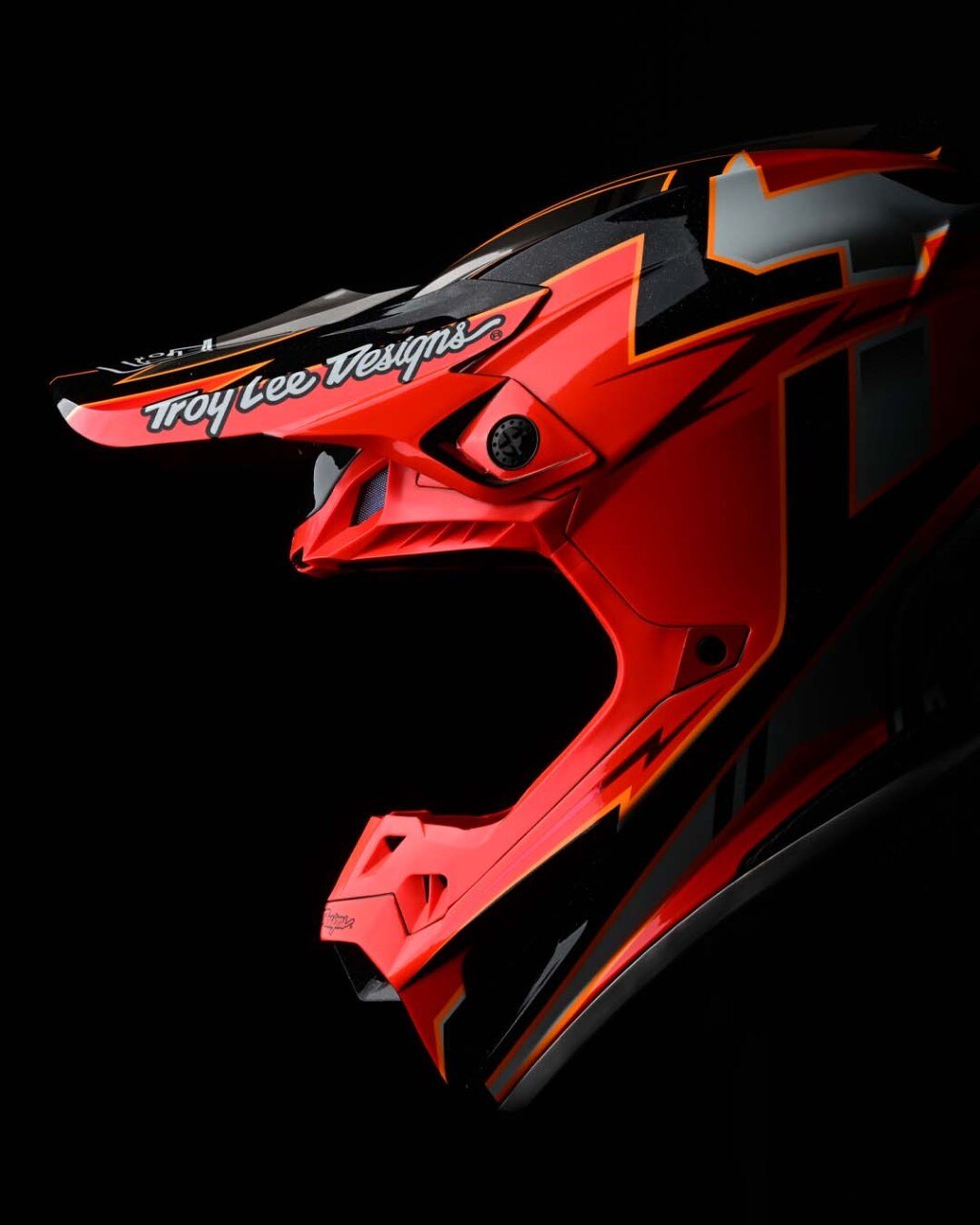 Troy Lee Designs presenta i nuovi caschi moto SE5