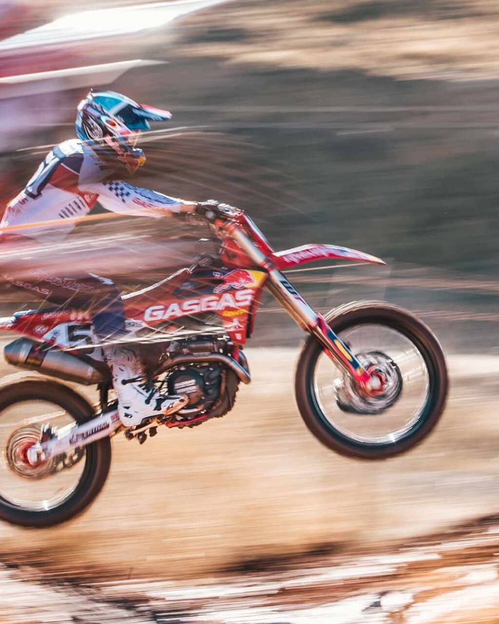 Troy Lee Designs presenta i nuovi caschi moto SE5